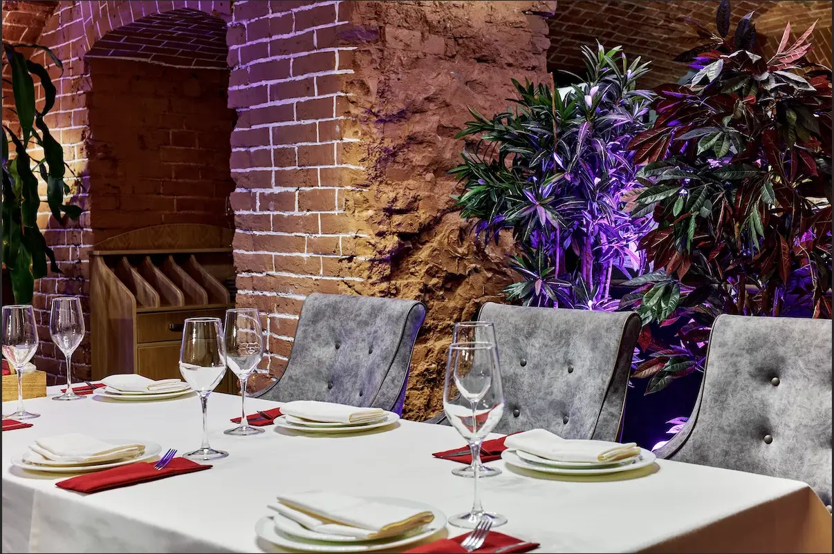 Новый ресторан «Москвичи» в здании 1784 года напротив Кремля: мое интервью с владелицей ресторана