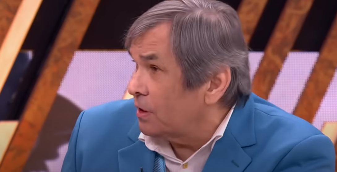 Продюсер Бари Алибасов был госпитализирован с инсультом.