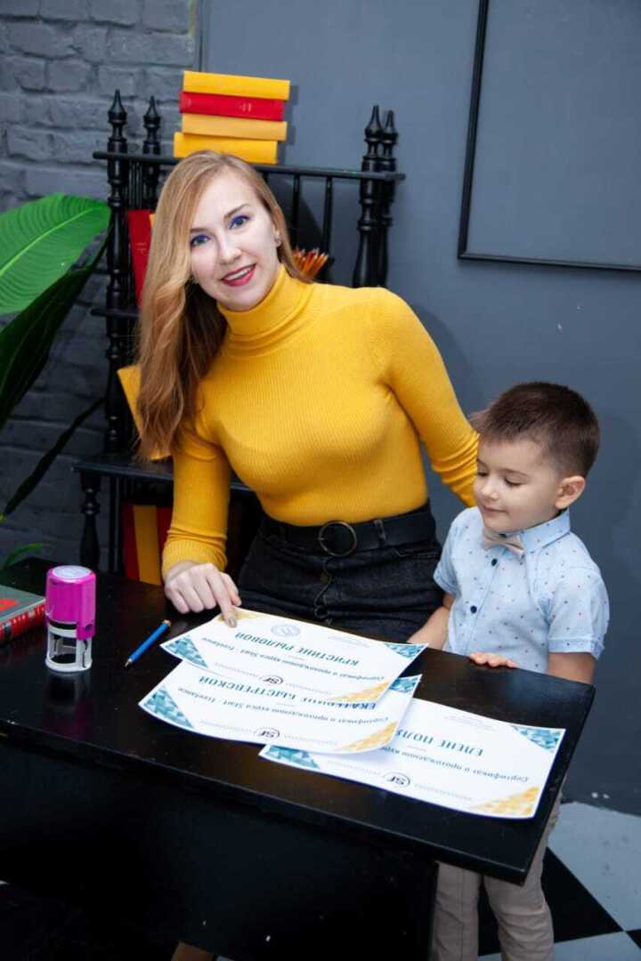 3 причины - почему я уволилась с найма и начала работать дома онлайн. Я на фрилансе с 2019 года