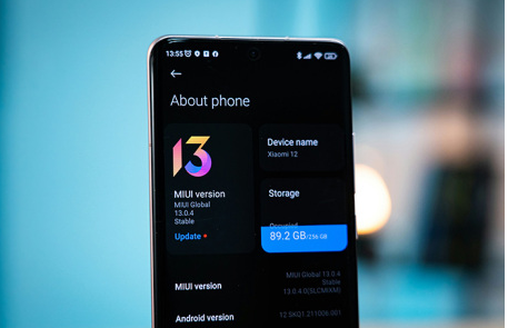 Владельцы смартфонов столкнулись с массовым сбоем 29 февраля 2024