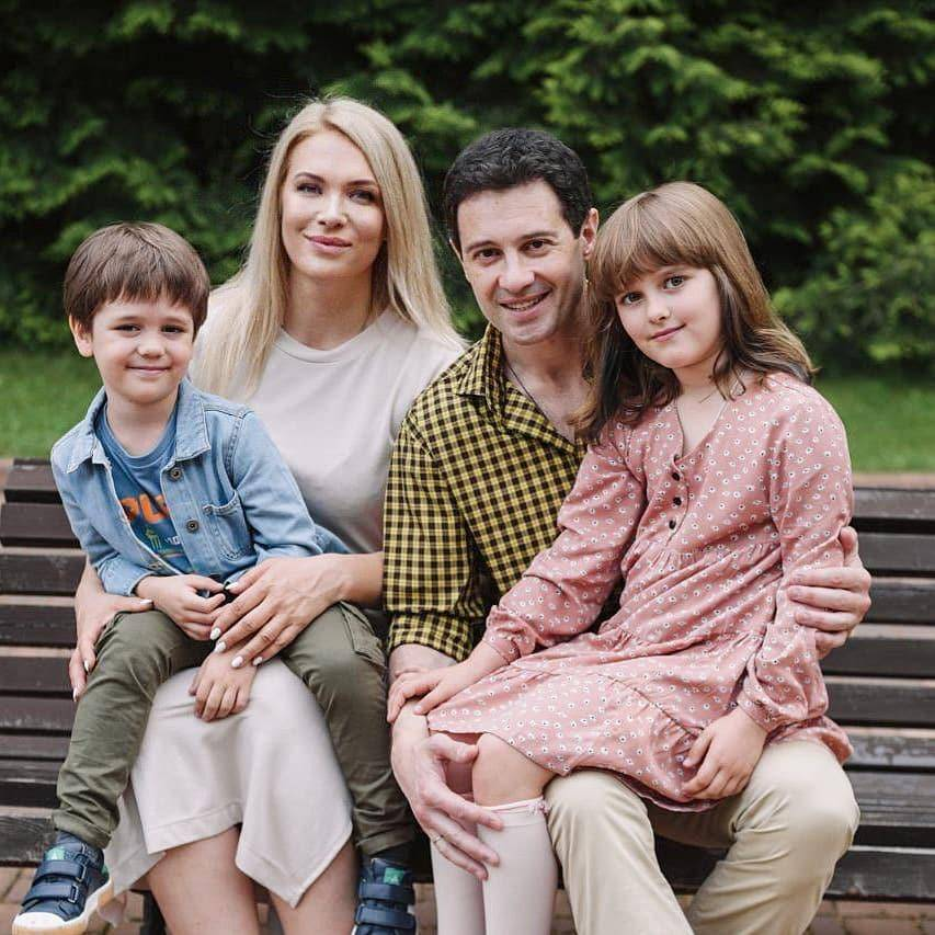 Клянусь любить его навек: посмотрите, как изменились 8 звёздных пар за долгие годы семейной жизни