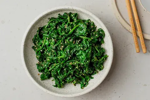 Шпинат вкусный и очень полезный.