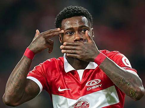 Лидер московского "Спартака", Квинси Промес был задержан в аэропорту ОАЭ