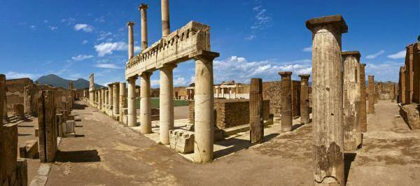 Мировые достопримечательности, которые могут скоро исчезнуть: Помпеи, Италия