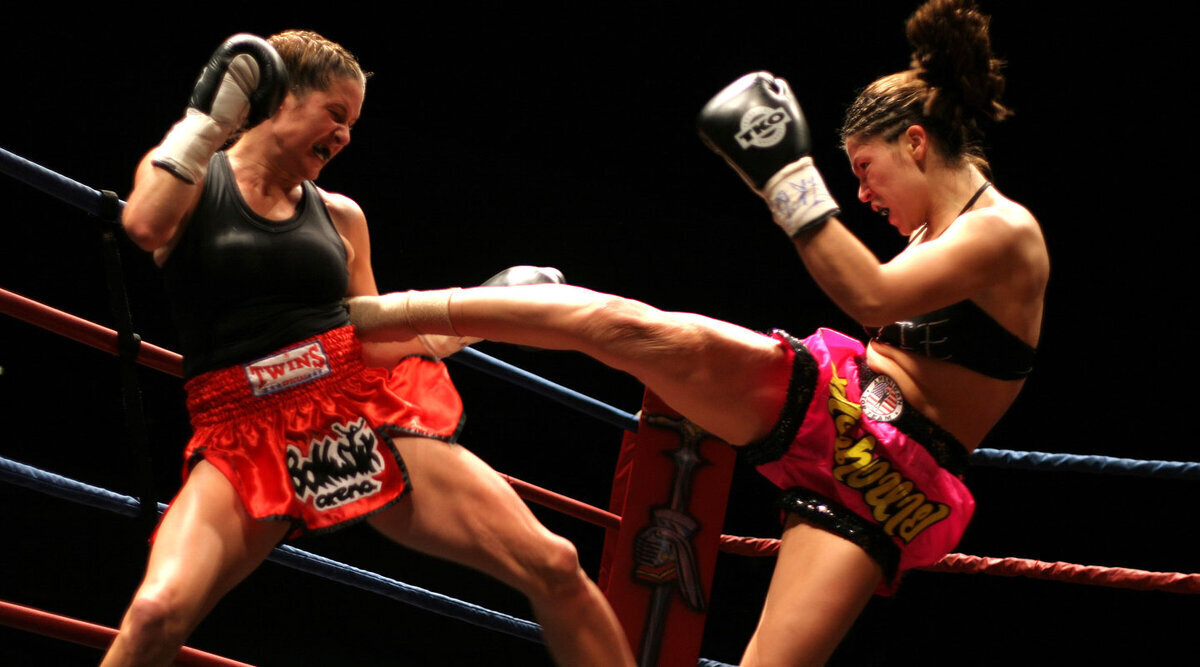 Как пацанка Дашка "Пулеметчица" всегда тусовалась с парнями и однажды опозорила обидчика у всех на глазах