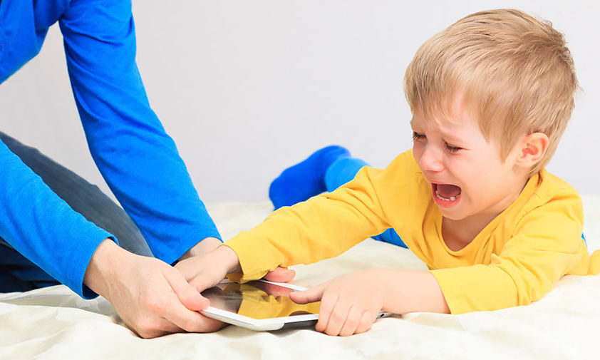 "Как сделать так, чтобы дети меньше играли в гаджеты"