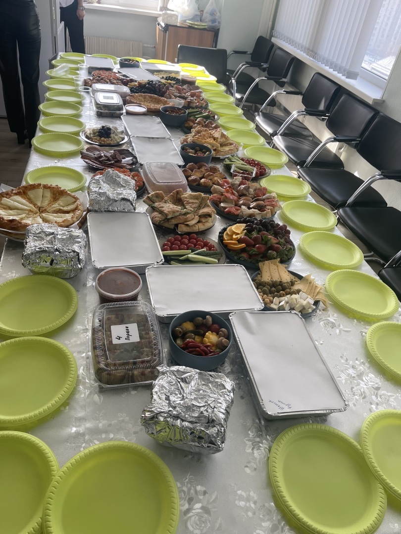 Как меня сегодня поздравили на работе с 8 Марта! Фото. Что вы дарите женщинам на 8 Марта? Рейтинг худших подарков