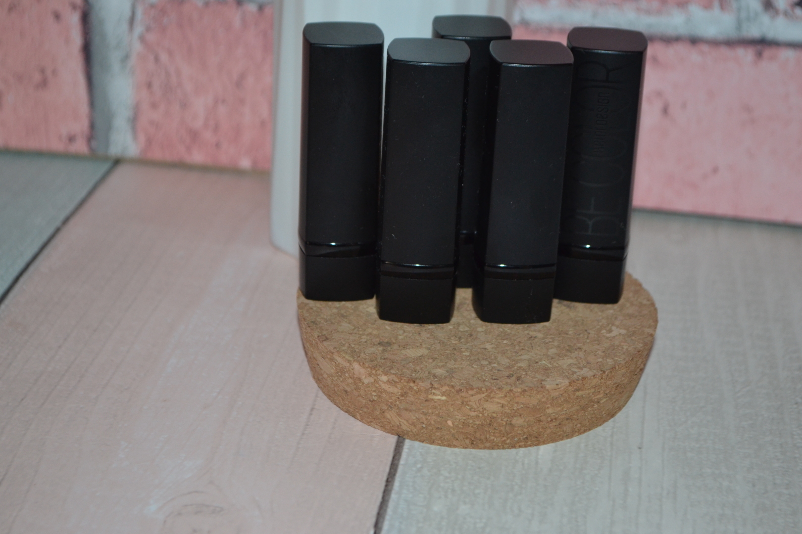 Губная помада BelorDesign Smart girl Be color. Весьма неплохое качество по очень доступной цене или почему у меня целых пять оттенков.