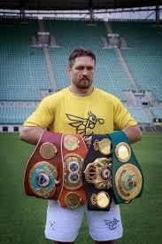 Александр Усик.украинскый боксер,незнающий поражений