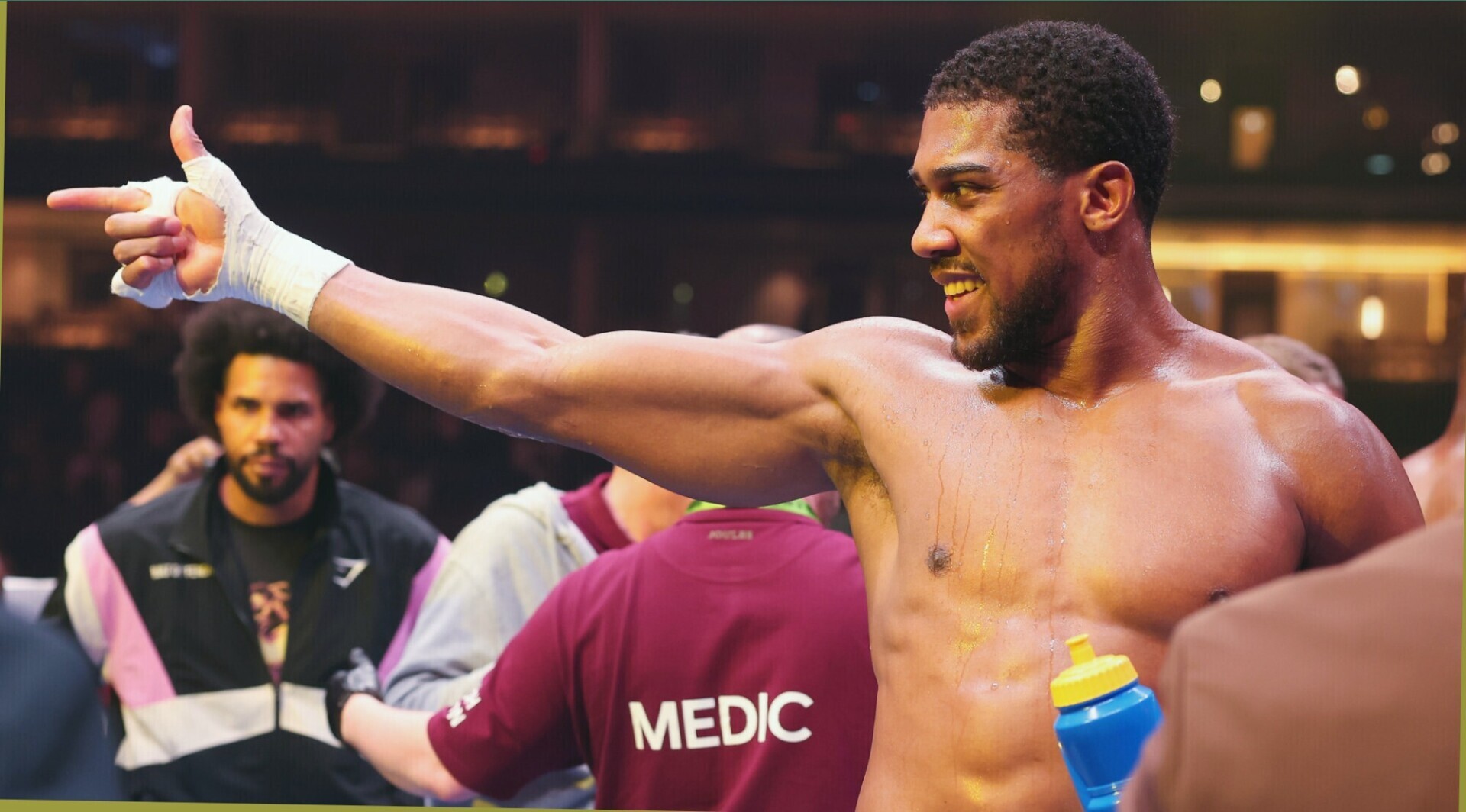 В боксерском поединке в Эр-Рияде Джошуа одержал победу над Нганной.