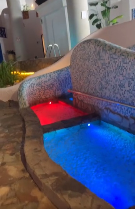 Наша поездка в аквапарк Мореон. Как я провела праздник 8 марта💐🌷🌹🌸🌺