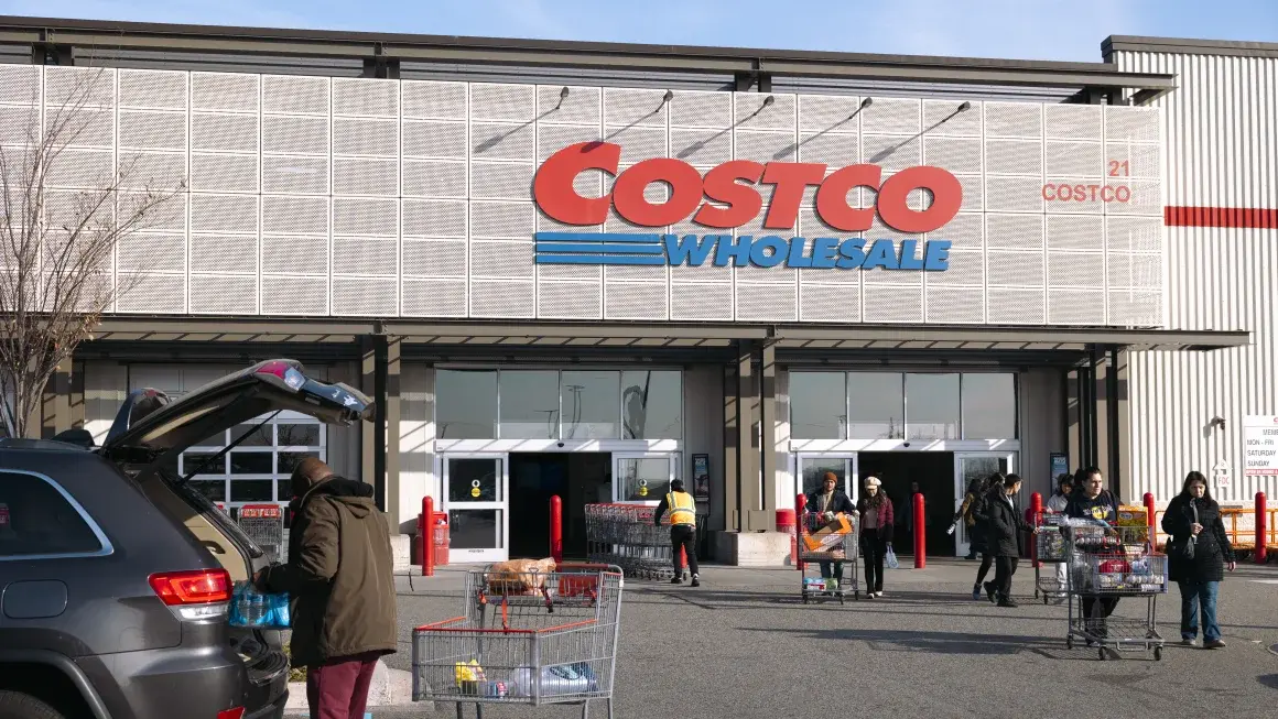 Почему Costco продает золотые слитки и серебряные монеты