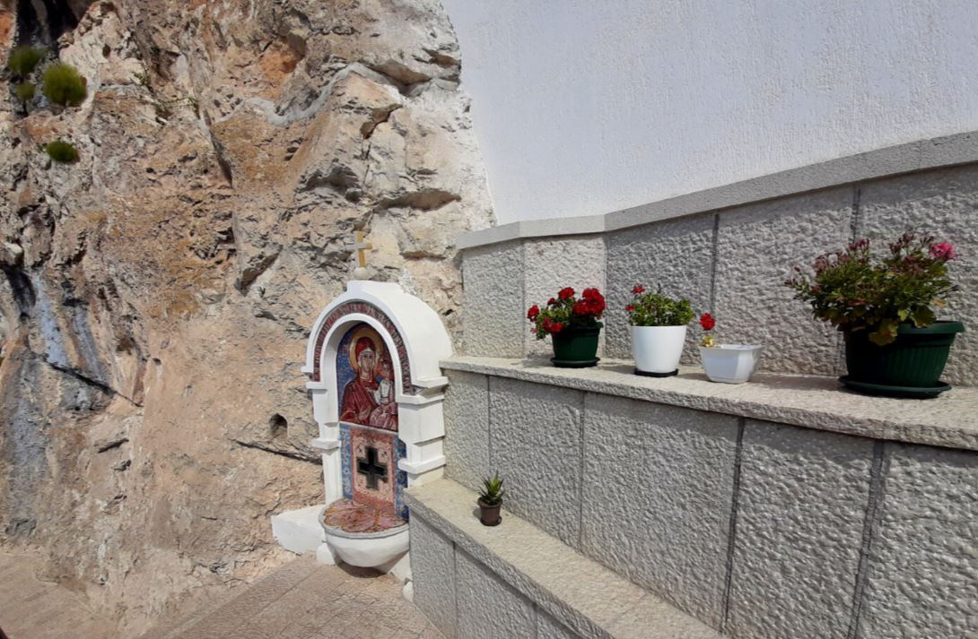 Третья святыня мира - монастырь Острог Василия Острожского (Черногория). Наши впечатления от посещения прекрасного места.