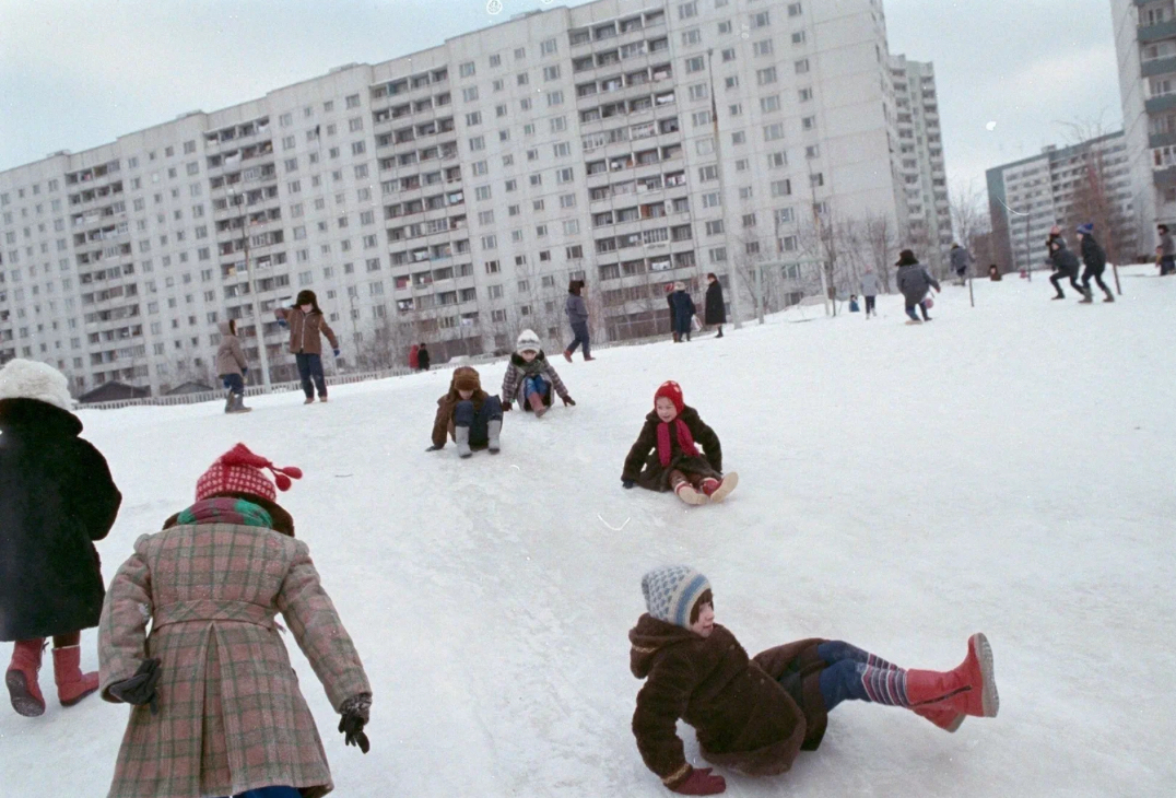 Загадка детства: во что увлекались малыши 90-х?