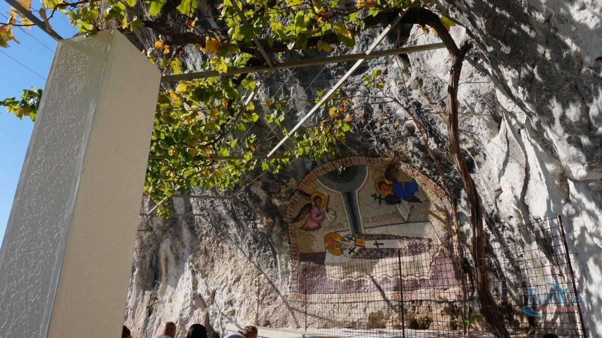 Третья святыня мира - монастырь Острог Василия Острожского (Черногория). Наши впечатления от посещения прекрасного места.