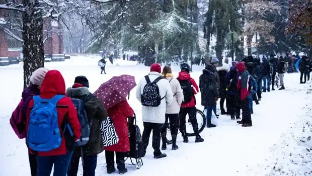 Очередь за бесплатной едой в Финляндии
