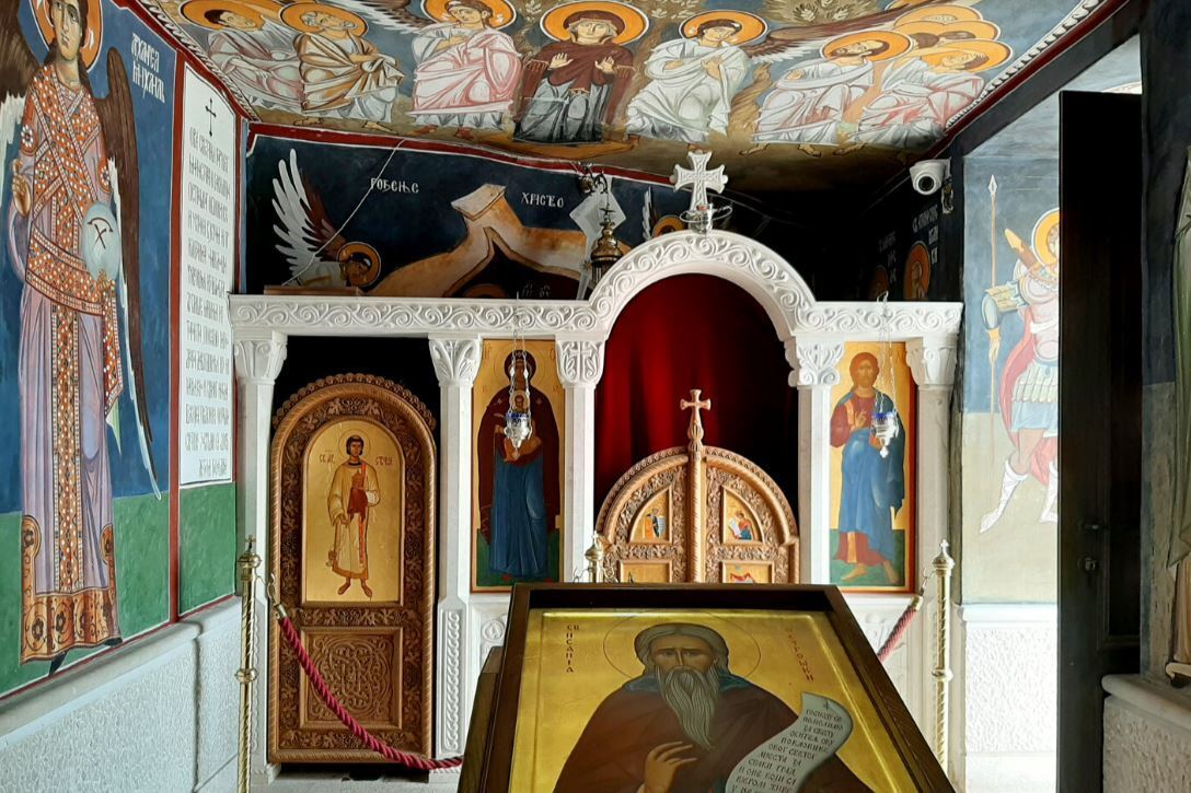 Третья святыня мира - монастырь Острог Василия Острожского (Черногория). Наши впечатления от посещения прекрасного места.