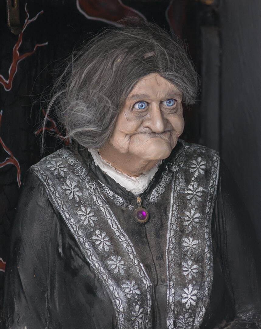 Кто такая Старуха Изергиль