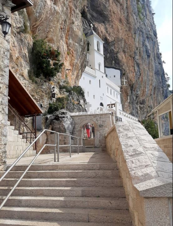 Третья святыня мира - монастырь Острог Василия Острожского (Черногория). Наши впечатления от посещения прекрасного места.