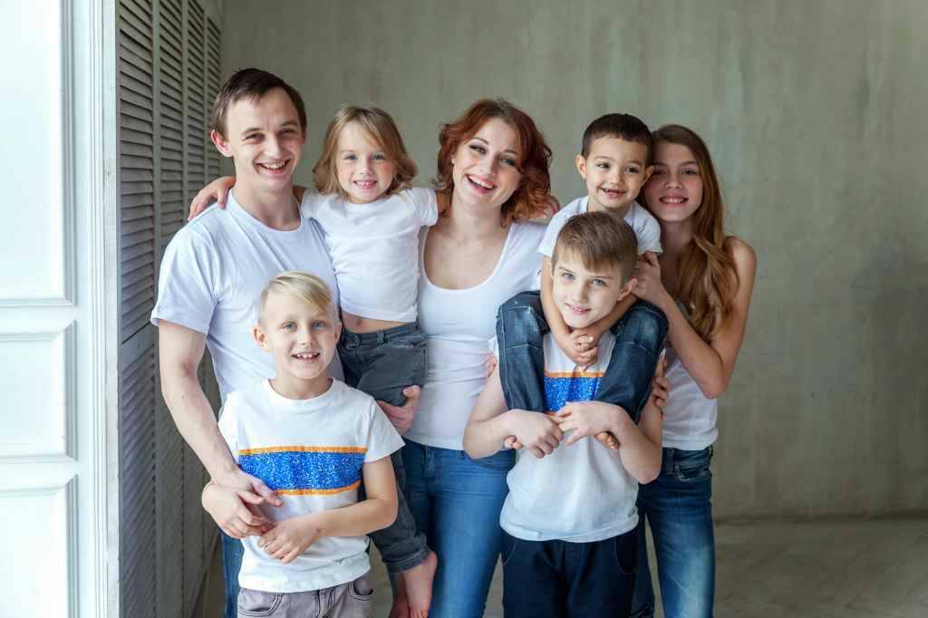 Власти России выделили дополнительно ₽ 30 млн на поощрение многодетных родителей