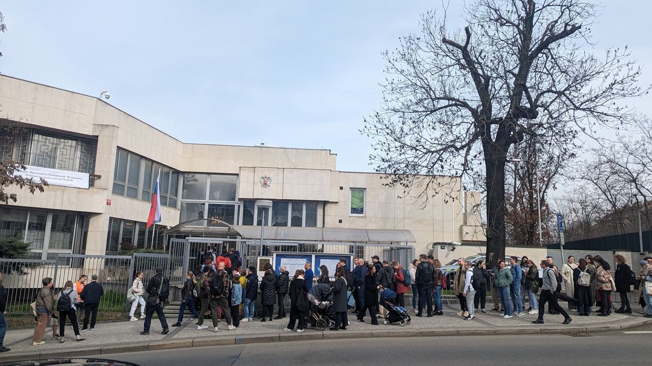 Более 1000 россиян не смогли реализовать свое конституционное право на выборах президента. Их можно сказать "лишили права голоса" в Чехии.