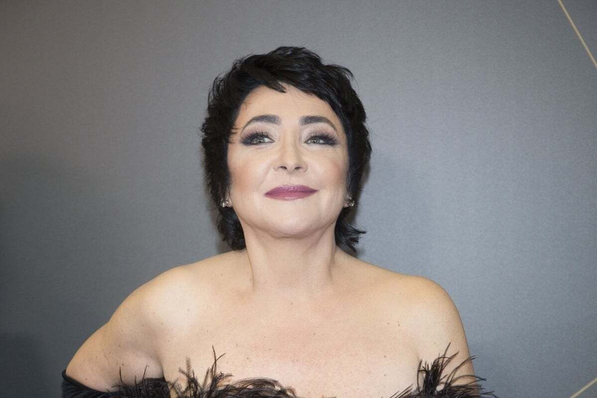 Лолита не платит зарплату команде