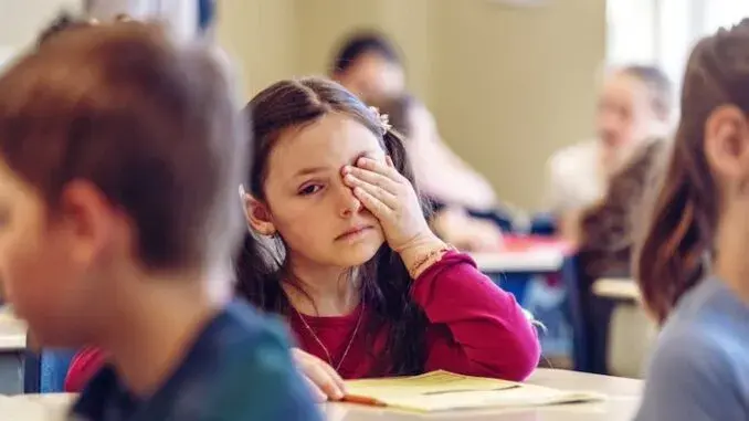 Десяткам школьников в школе в Германии запретили пить воду, поскольку это может оскорбить мусульман, соблюдающих Рамадан