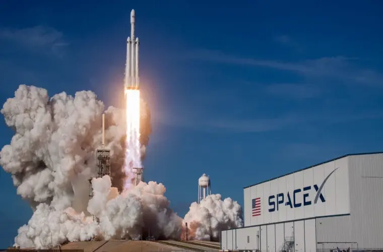 SpaceX Илона Маска создает сеть из сотен спутников-шпионов для американской разведки,