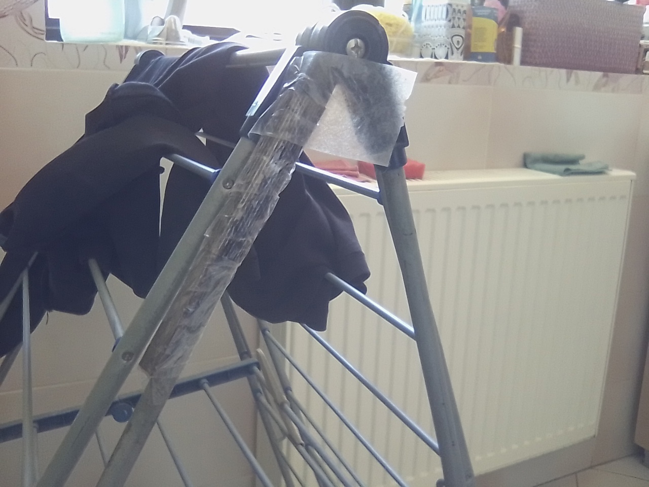 Пусть сушилка у меня и на скотче, зато дети точно хорошие