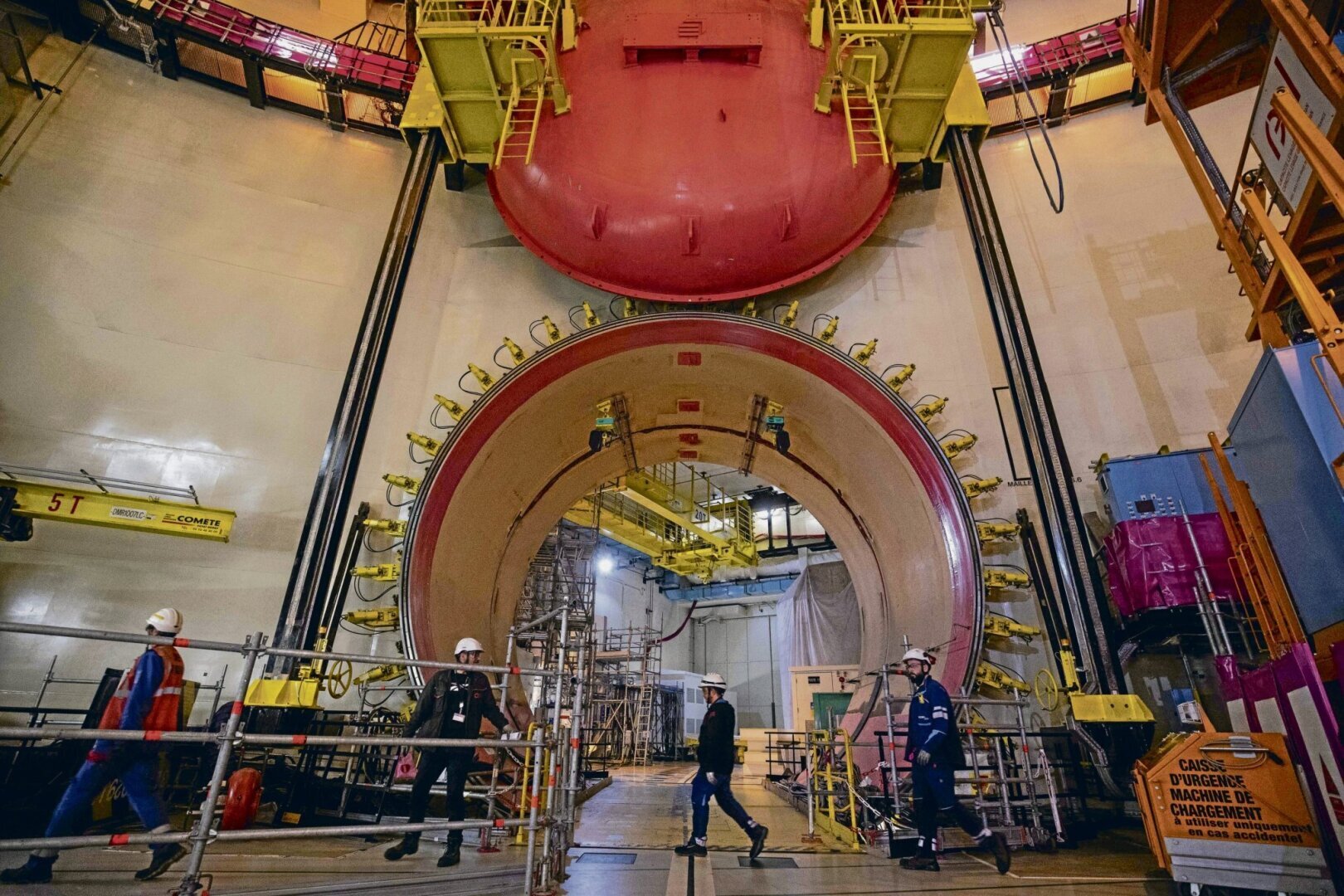 Саммит атомной электростанции с лучистой силой