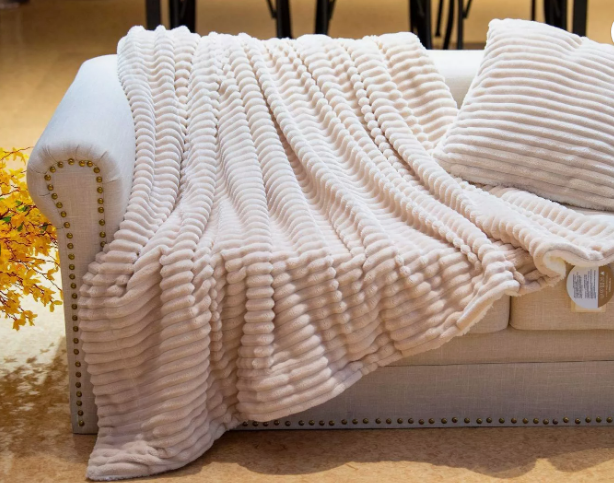 Как часто стирать и чистить спальные принадлежности?