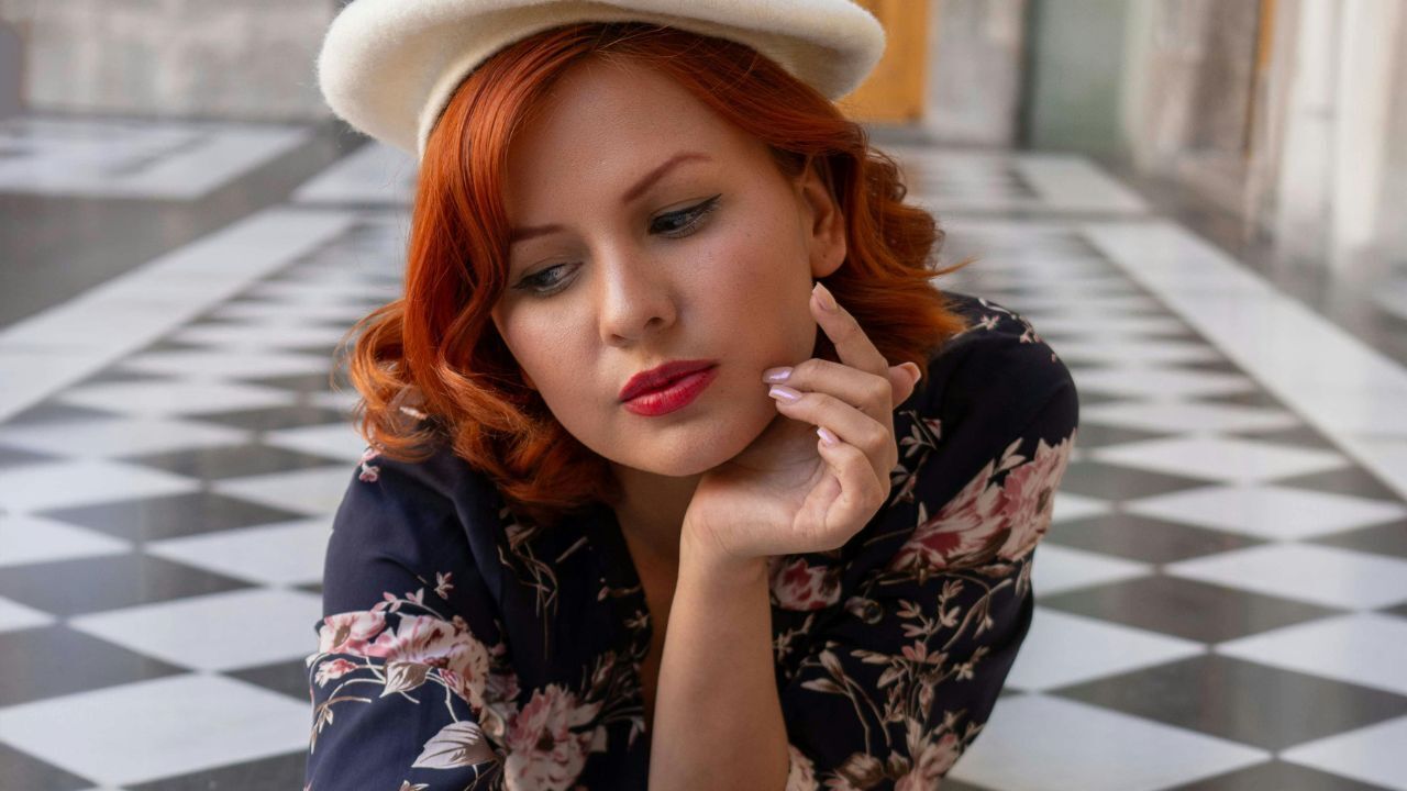 Красота помогает или мешает женщине строить карьеру.