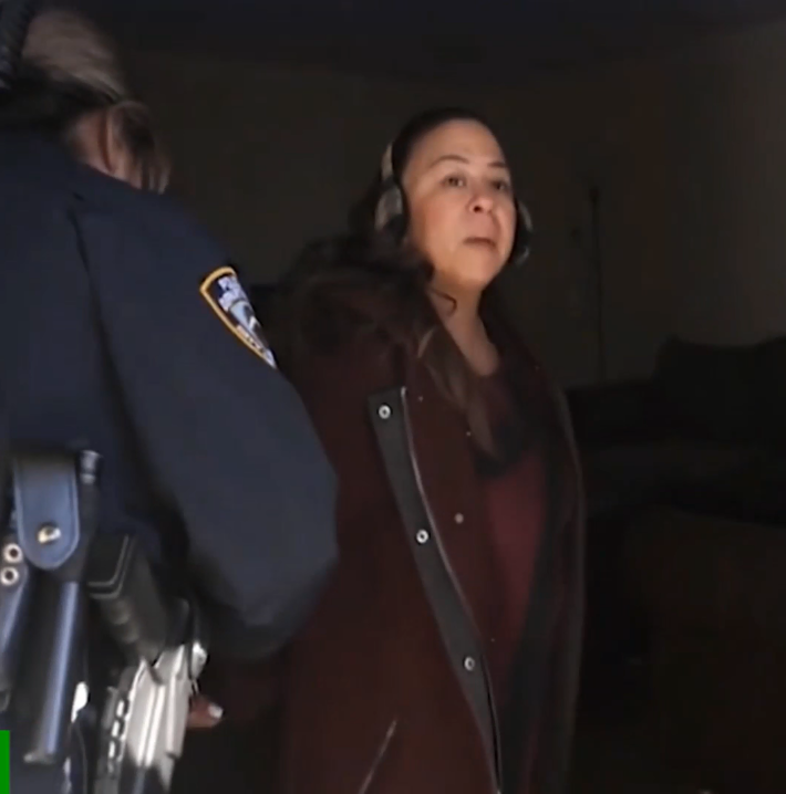 Мигранты захватывают дома, пока добропорядочные граждане работают. Социальная справедливость по-американски