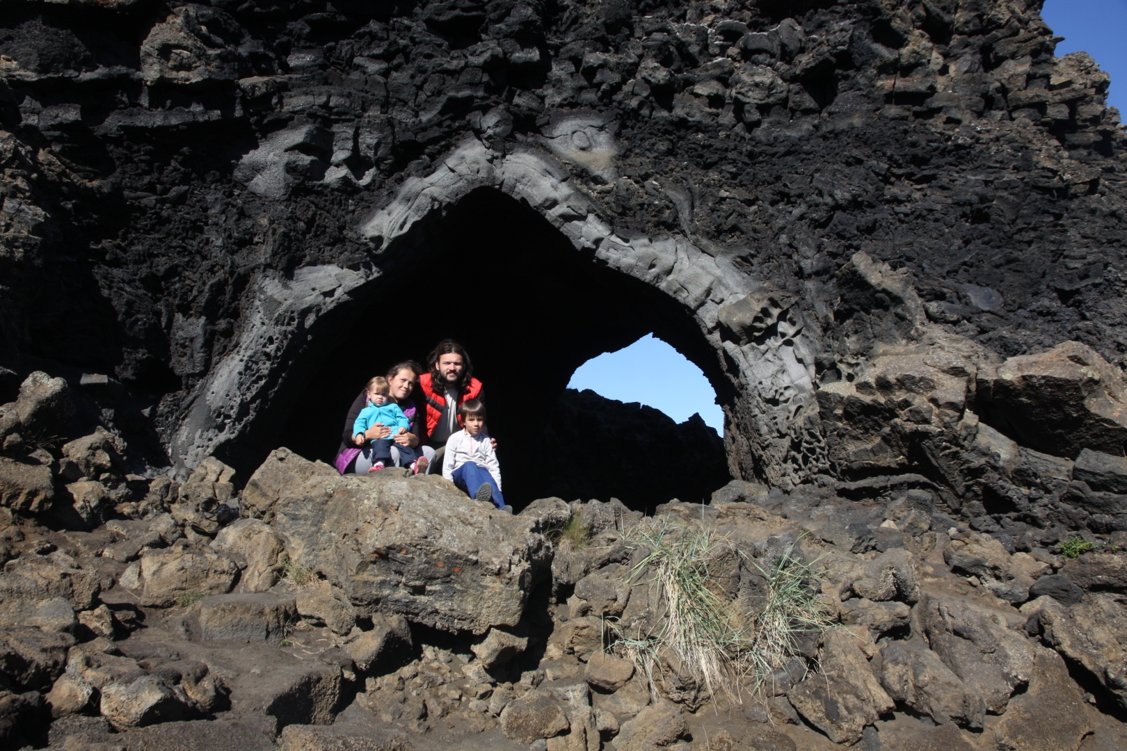 Пещеры Диммуборгир – природный памятник в Исландии