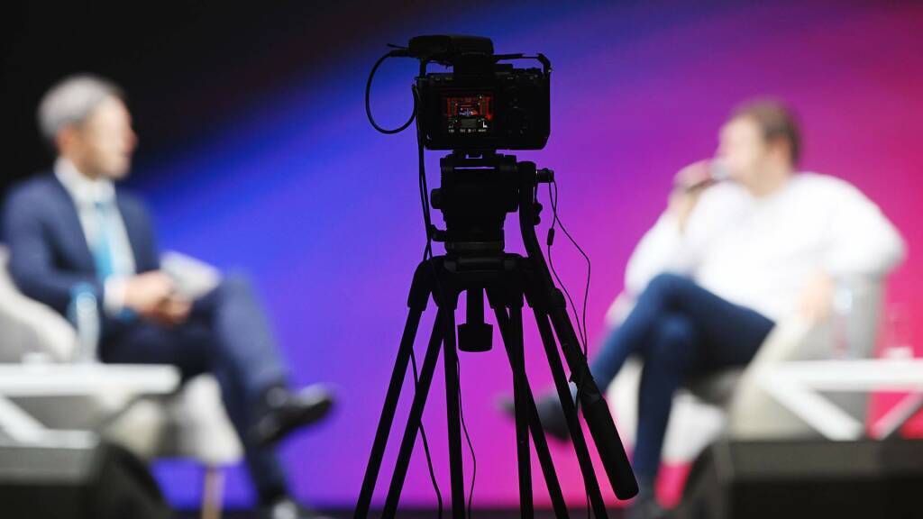 Ресурс и личности: для блогеров хотят ввести отдельное наказание в УК. В Госдуме готовят ужесточение мер по регулированию деятельности коучей и инфоцы