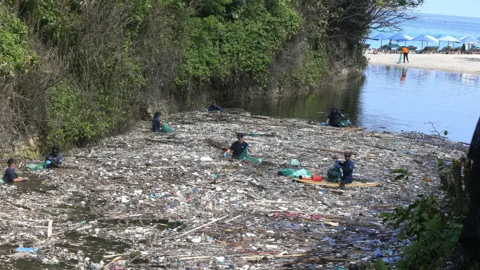 Бали борется с мусорной бедой: вызовы и пути решения
