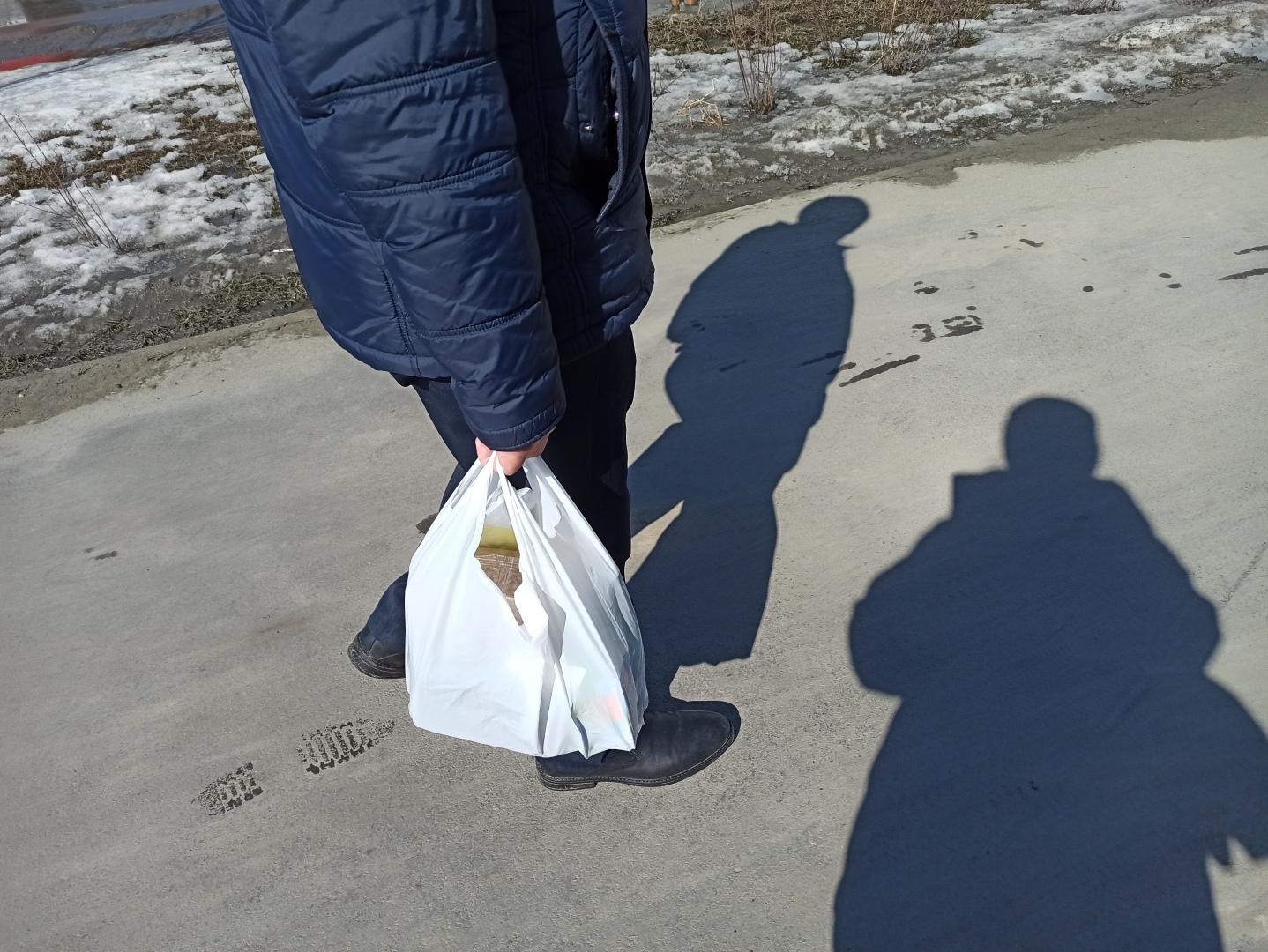 Магазин для бедных, а на парковке дорогие машины. Покажу, что скупают в новом "нищемаркете". Мой обзор