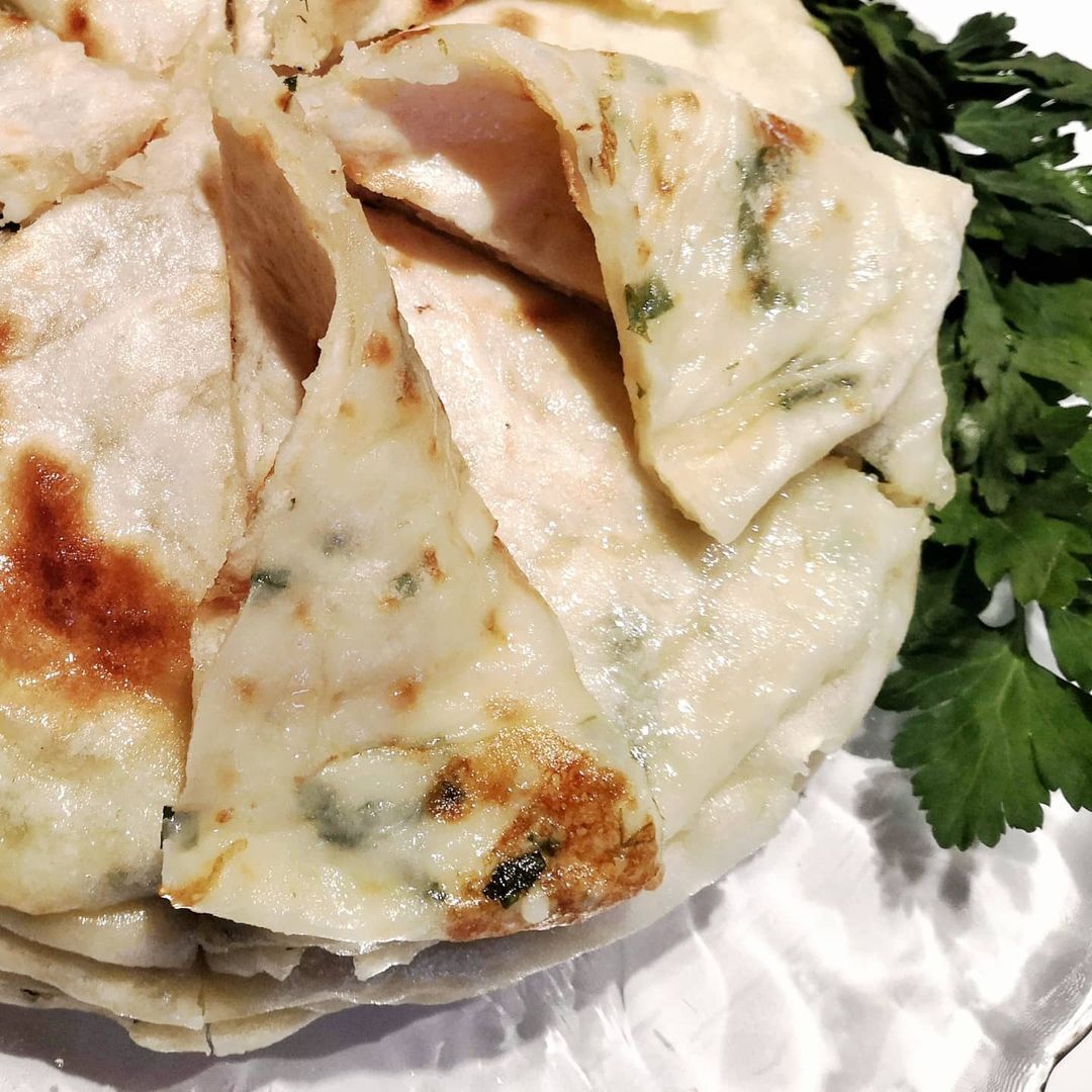 Быстрые, вкусные и сытные лепёшки своими руками. С чаем, на обед - сочетаются со всем.