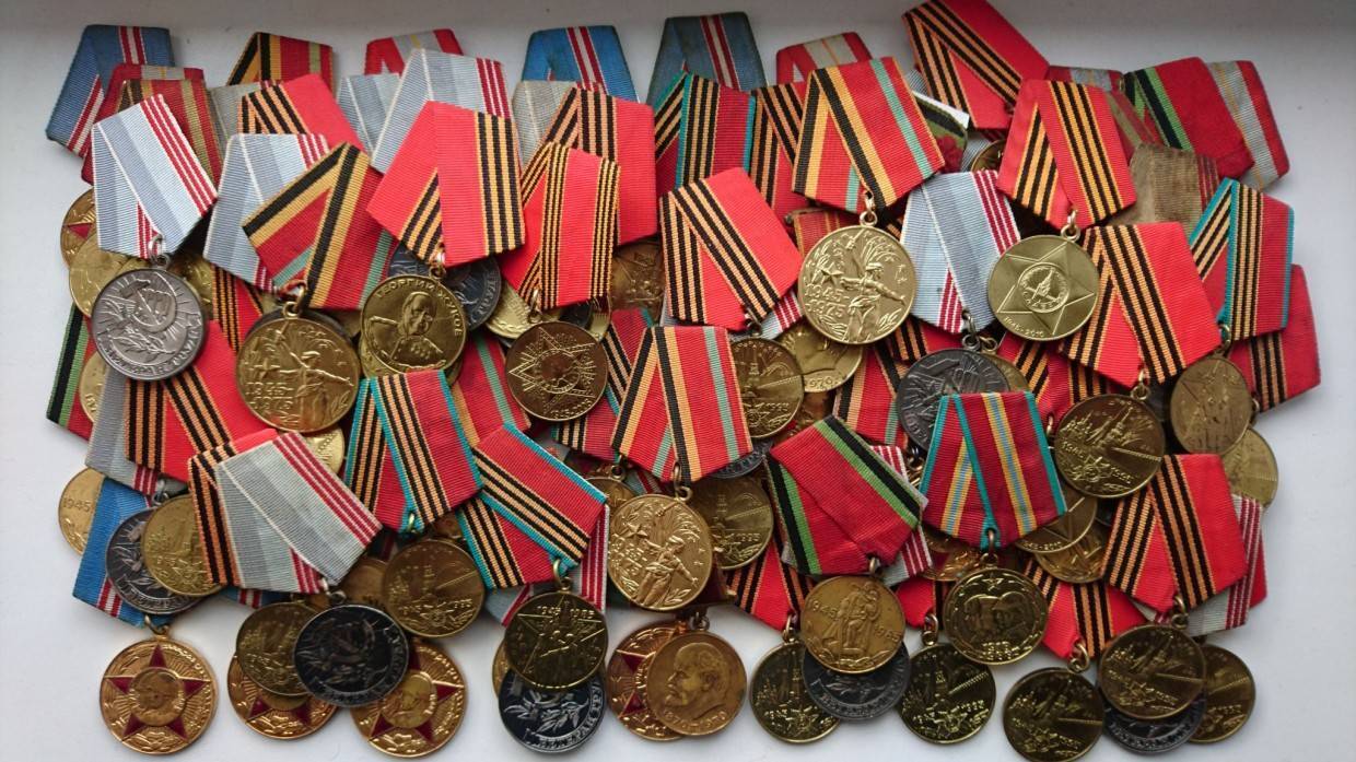 Спор за медали между наследниками. Кто победит?