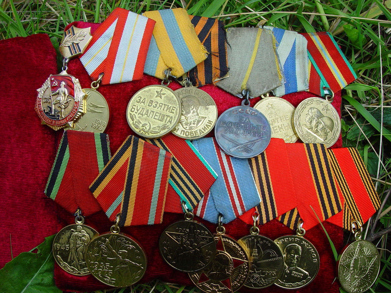 Спор за медали между наследниками. Кто победит?