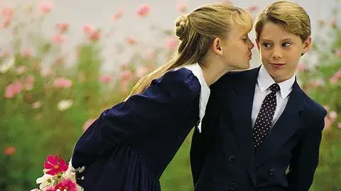 Вопрос сына папе: Мам, тебе мальчики нравились в школе? — Конечно, сынок.