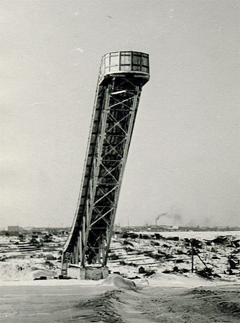 К Дню геолога. Уселся, говорит, на …опу, и покатил с трамплина вниз