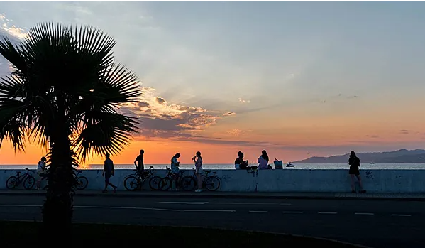 Пройти пешком от Каспийского до Черного моря