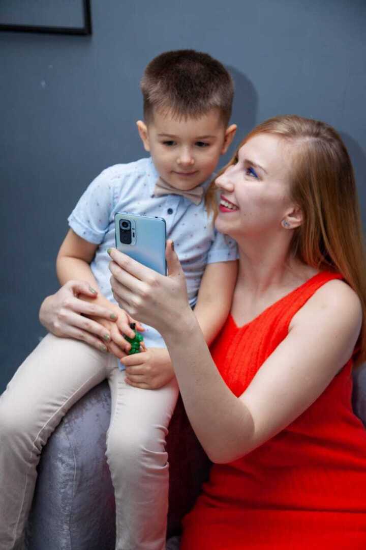 В школу можно не ходить? Почему мы все - таки склоняемся к семейному образованию? Целый месяц я изучала эту тему.
