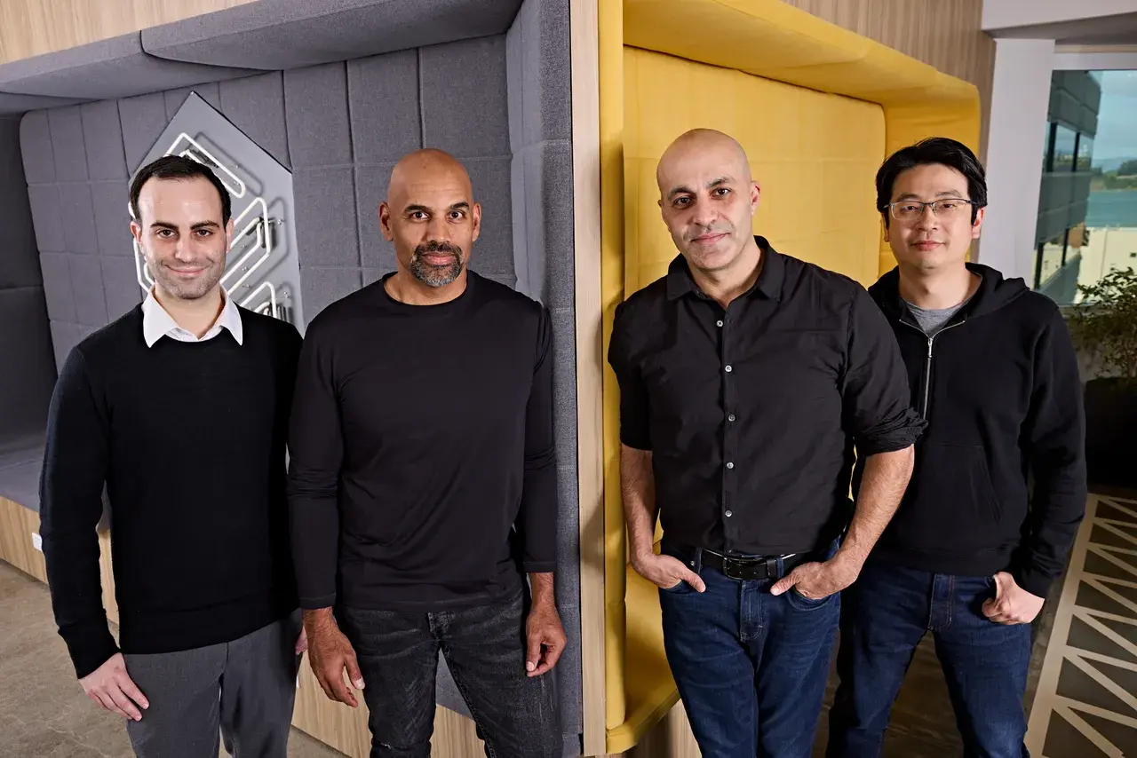 О создании самой мощной в мире модели искусственного интеллекта с открытым исходным кодом