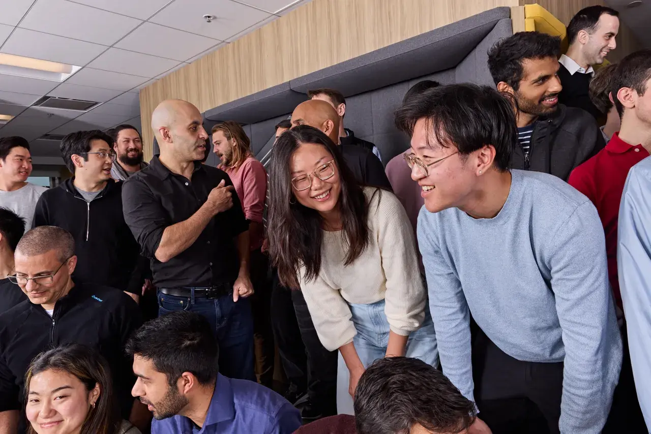 О создании самой мощной в мире модели искусственного интеллекта с открытым исходным кодом