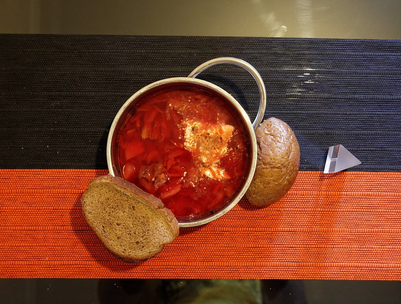 Покушал да поел за день немного. Состояние нормальное, близкое к отличному. Хотя, наверное так лучше не делать!