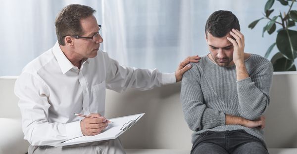 Как быть если ваш близкий человек стал зависимым? Что делать в первую очередь и куда обращаться?