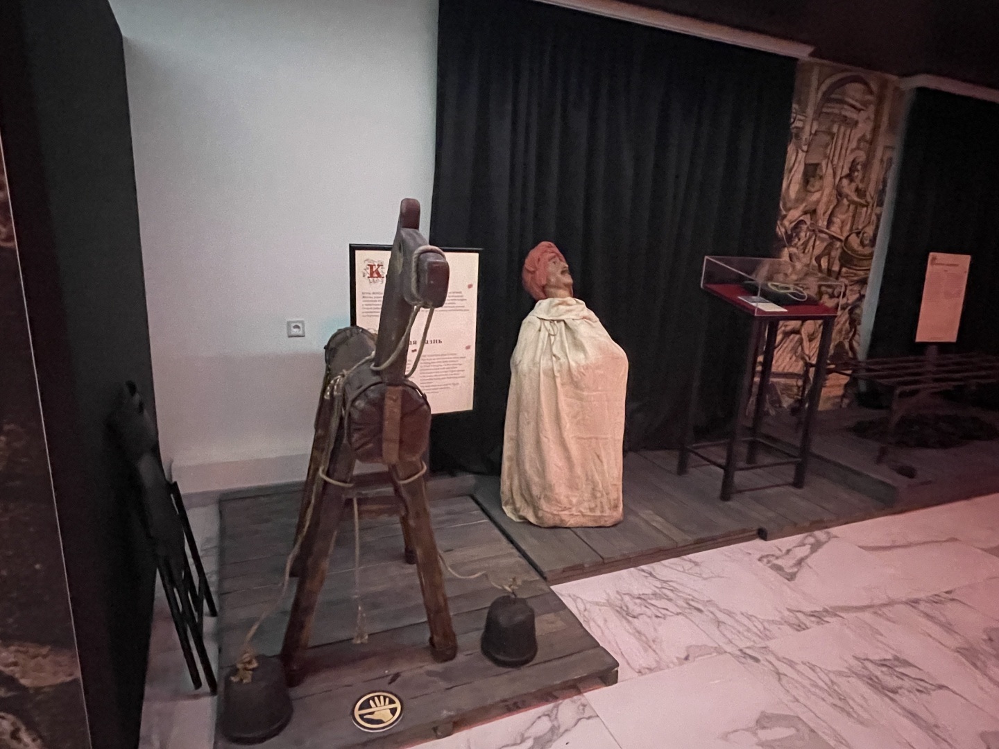 Многие желают возвращения смертной казни, а если бы ее заменили пытками?