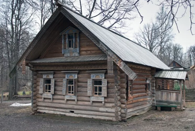 «А вы линолеумом закройте» – как мы дом себе искали и какую развалюху предложила нам риелтор